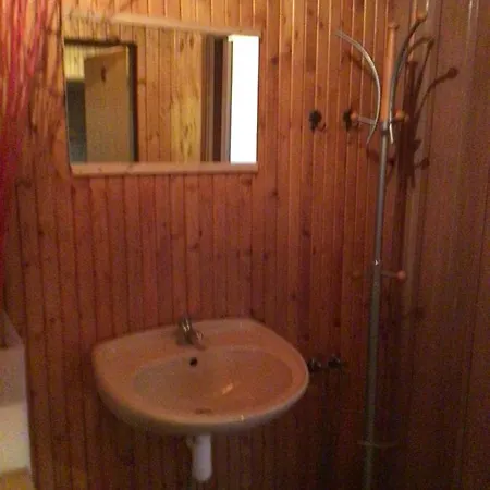 فندق مبيت وإفطار Koliba Lupin ,, Bed & Breakfast “ Horní Blatná